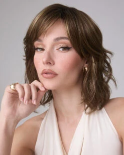 Braylen | Lace Front & Monofilament Synthetic Wig By Amore -Best wig outlet Shop AM2581R Braylen IcedMocha R F2 9f0373a1 6a8e 432c 86a0 6b833344509b