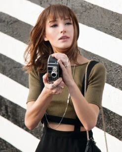 Clip In Bang | Hair Piece By Hairdo 10 Clip In Bang | Hair Piece By Hairdo -Best wig outlet Shop HD50002 ClipInBang lifeStyle